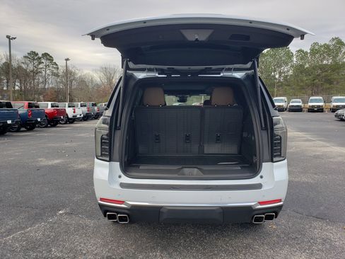 New 2026 Chevrolet Tahoe High Country w/ Sun And Tow Package image 9