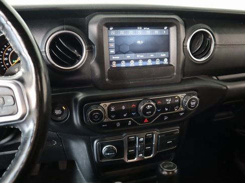 Used 2021 Jeep Wrangler Unlimited Sahara w/ Cold Weather Group AWD/4WD image 5