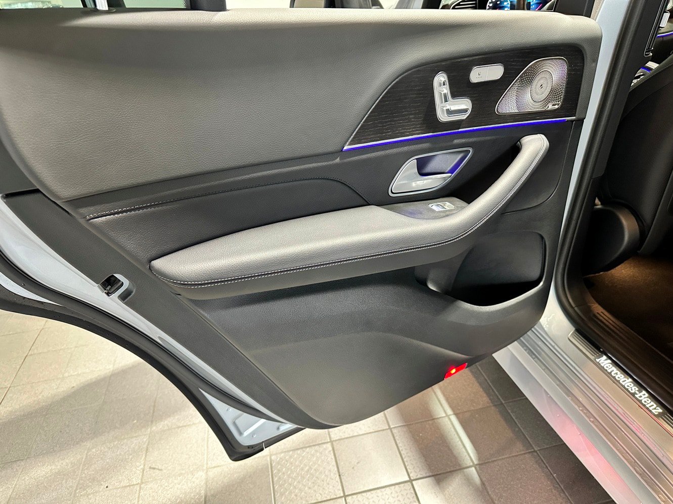 Certified 2025 Mercedes-Benz GLS 450 4MATIC image 30