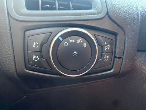 Used 2016 Ford Focus SE FWD image 21
