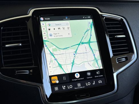 Certified 2024 Volvo XC90 T8 Plus AWD/4WD image 19
