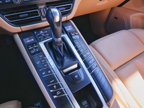 Used 2021 Porsche Macan S image 42