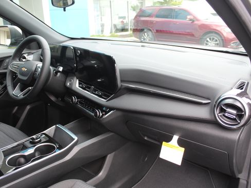 New 2027 Chevrolet Equinox LT FWD image 14