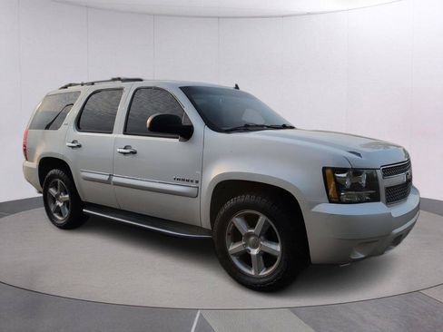 Used 2008 Chevrolet Tahoe LTZ w/ LTZ Preferred Equipment Group RWD image 7