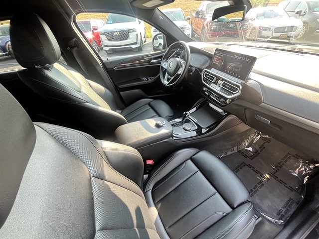 Used 2025 BMW X4 xDrive30i AWD/4WD image 35