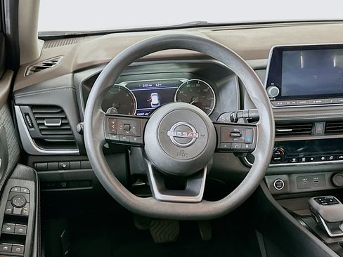 Used 2023 Nissan Rogue SV image 17