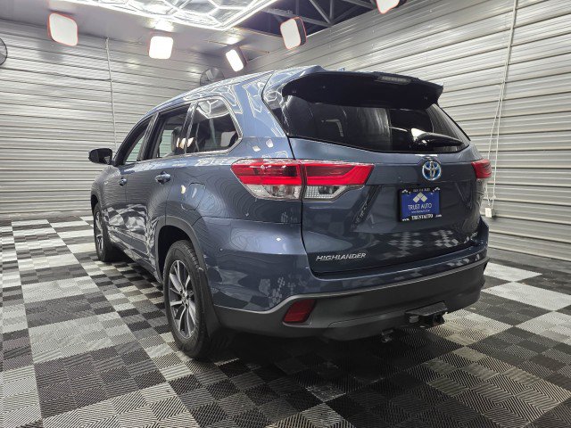 Used 2017 Toyota Highlander XLE AWD/4WD image 8