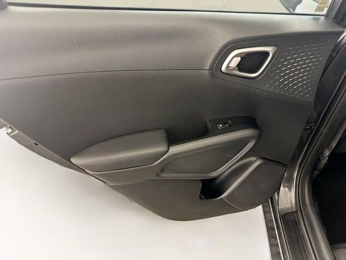 Used 2021 Kia Soul S FWD image 26