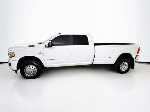 Used 2024 RAM 3500 Big Horn w/ Sport Appearance Package image 4