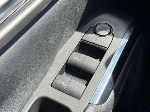 Used 2025 Chevrolet Traverse LT image 15