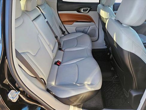 Used 2022 Jeep Compass Limited image 18