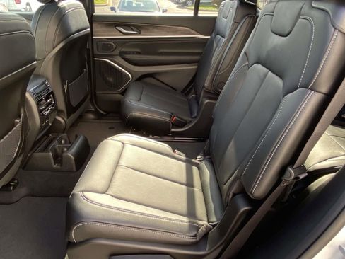 New 2026 Jeep Grand Cherokee L Limited AWD/4WD image 11