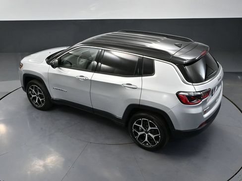 Used 2025 Jeep Compass Limited AWD/4WD image 46