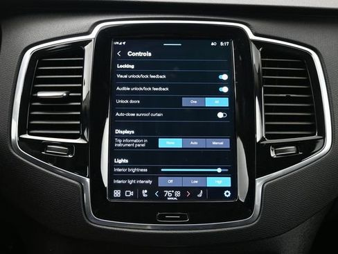 Used 2024 Volvo XC90 B5 Plus w/ Protection Package Premier image 17