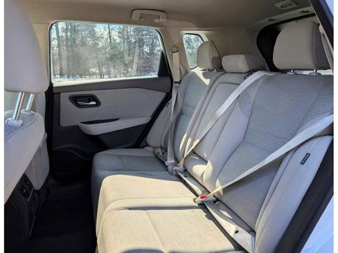 Used 2023 Nissan Rogue SV image 14