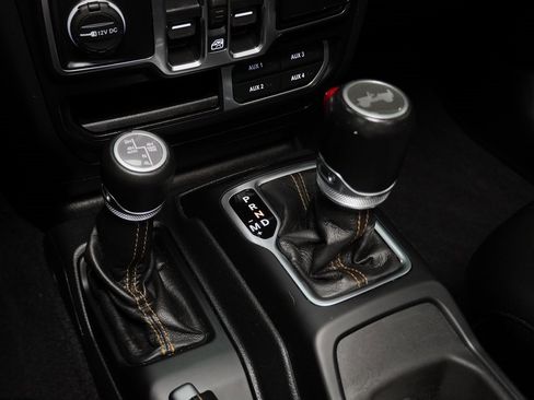 Certified 2022 Jeep Wrangler Unlimited Sahara image 40