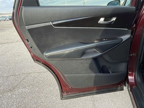 Used 2020 Kia Sorento AWD V6 image 17