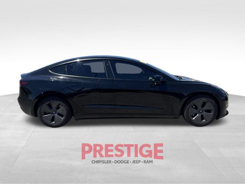 Used 2021 Tesla Model 3 Standard Range Plus RWD image 5