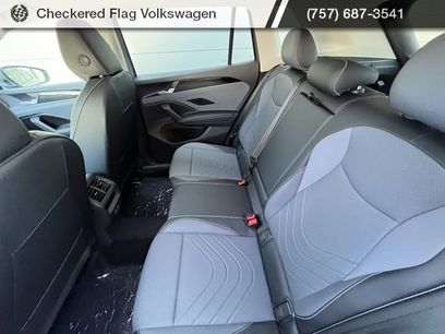 New 2025 Volkswagen Tiguan SE