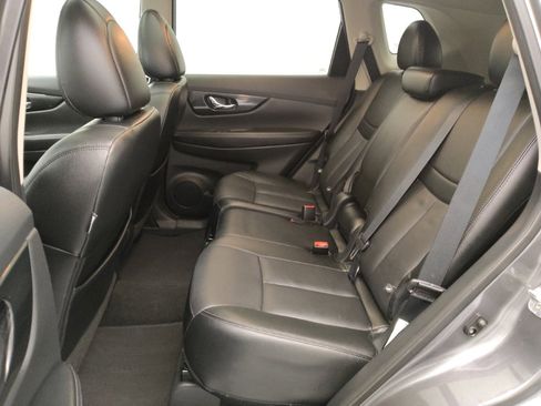 Used 2017 Nissan Rogue SL w/ SL Premium Package AWD/4WD image 18