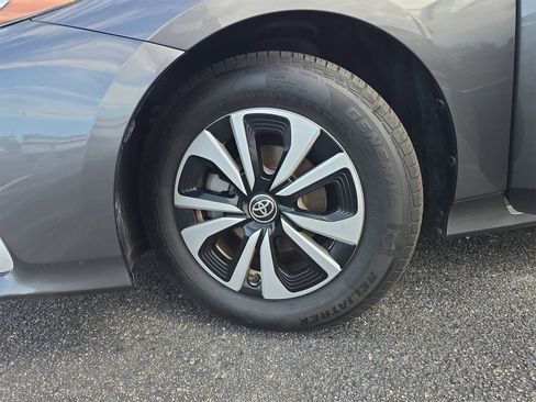 Used 2018 Toyota Prius Prime Plus image 28