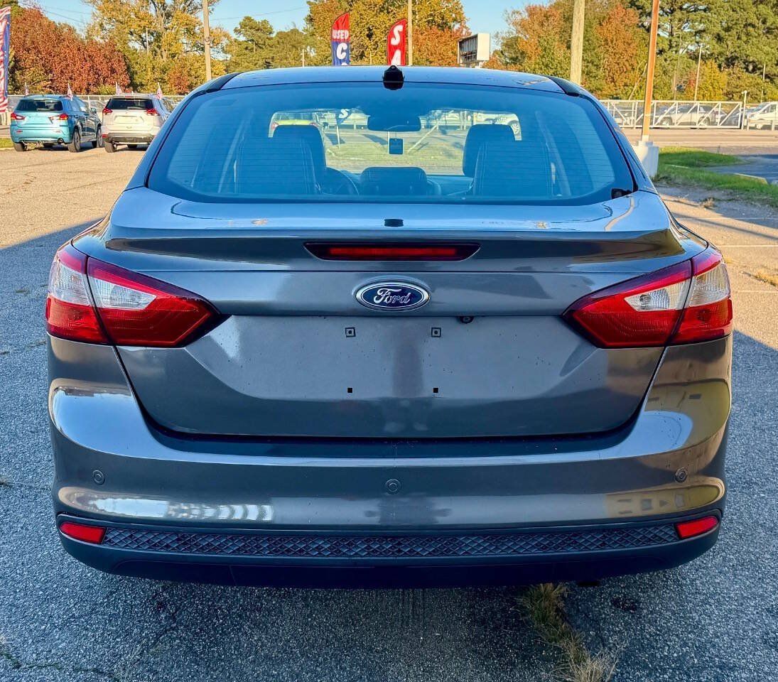 Used 2012 Ford Focus SEL FWD image 8
