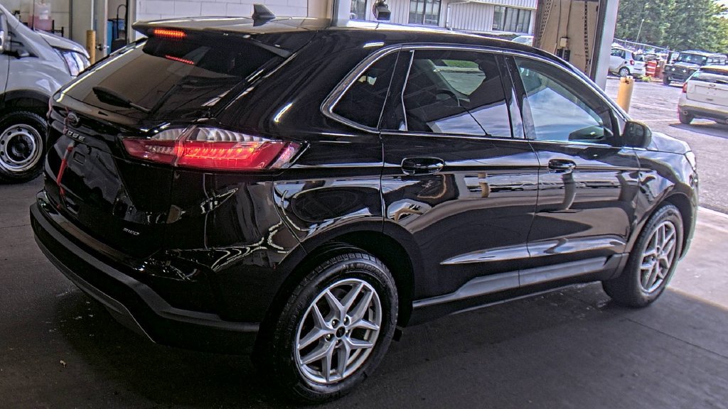 Used 2023 Ford Edge SEL w/ Convenience Package AWD/4WD image 5