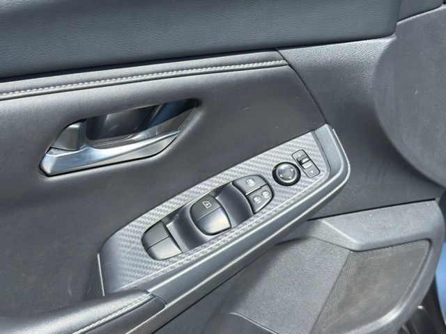 Used 2025 Nissan Sentra SV FWD image 19