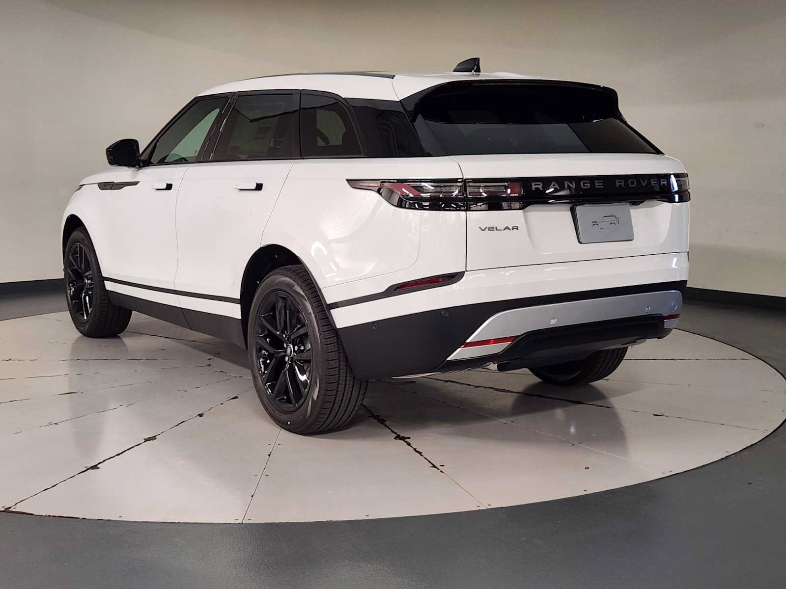 Used 2026 Land Rover Range Rover Velar S AWD/4WD image 6
