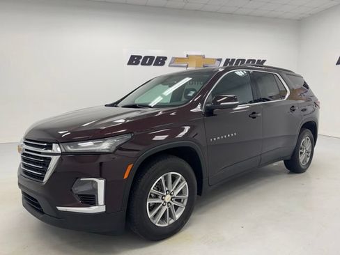 Used 2023 Chevrolet Traverse LT FWD image 1