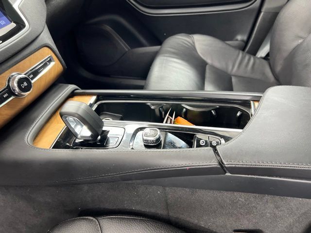 Used 2024 Volvo XC90 T8 Plus w/ Protection Package Premier AWD/4WD image 15
