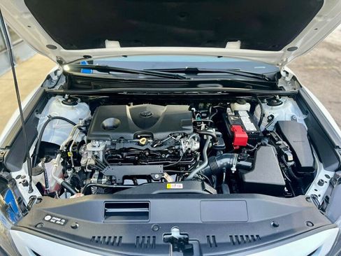 Used 2021 Toyota Camry SE image 9