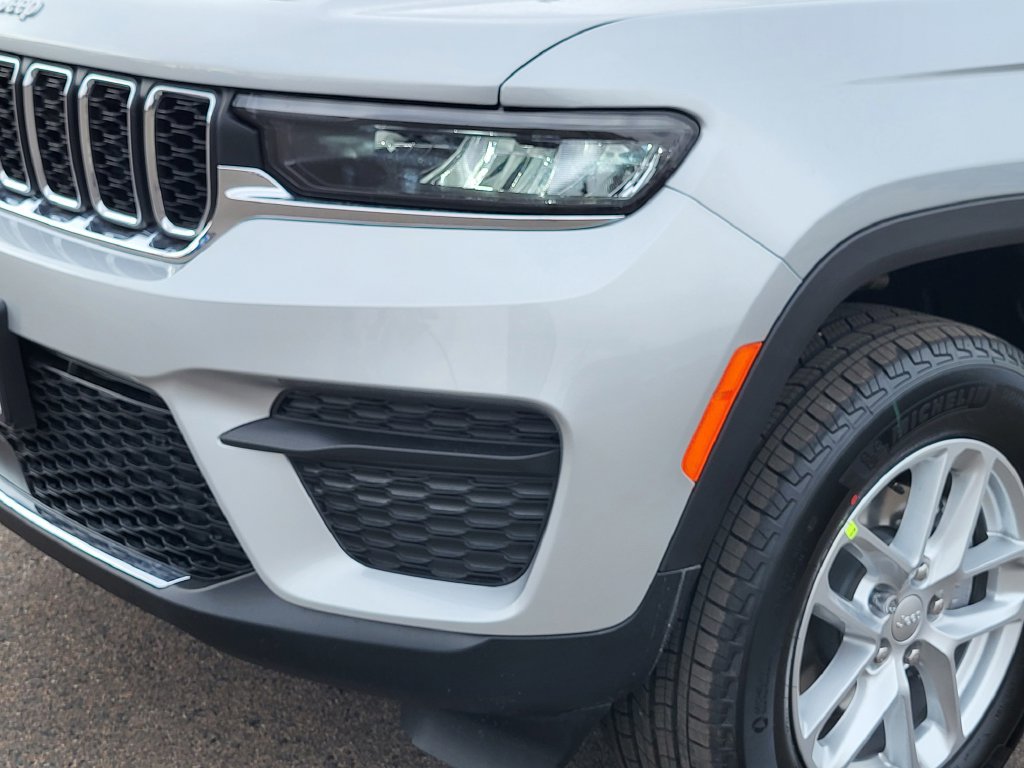 New 2026 Jeep Grand Cherokee Laredo X AWD/4WD image 8