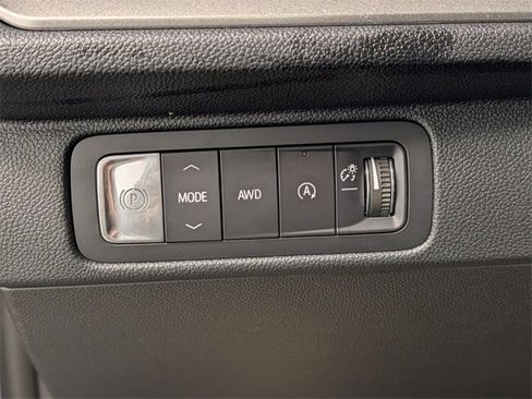 New 2026 Chevrolet Traverse LT w/ Sun and Wheel Package image 18