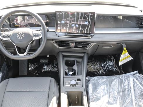 New 2026 Volkswagen Tiguan SE AWD/4WD image 37