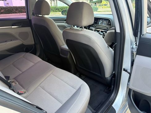 Used 2019 Hyundai Elantra SEL FWD image 30