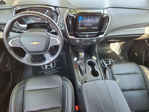 Used 2021 Chevrolet Traverse High Country AWD/4WD image 13