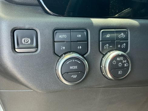 Used 2024 GMC Sierra 1500 Elevation w/ Elevation Premium Package AWD/4WD image 30