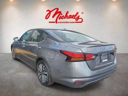 Used 2024 Nissan Altima 2.5 SV