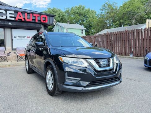 Used 2017 Nissan Rogue SV w/ Sun & Sound Touring Package AWD/4WD image 4