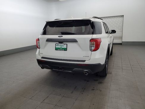 Used 2021 Ford Explorer XLT w/ Equipment Group 202A AWD/4WD image 7