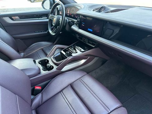 Certified 2024 Porsche Cayenne E-Hybrid image 17