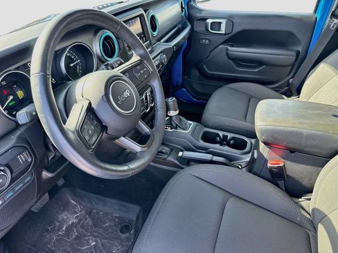 Used 2023 Jeep Wrangler Unlimited w/ Cold Weather Group AWD/4WD image 25