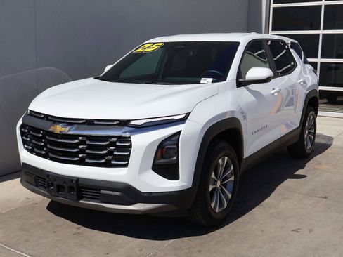 Used 2025 Chevrolet Equinox LT AWD/4WD image 1