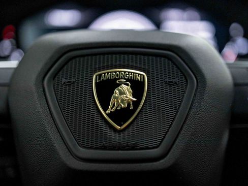 Used 2020 Lamborghini Urus image 69