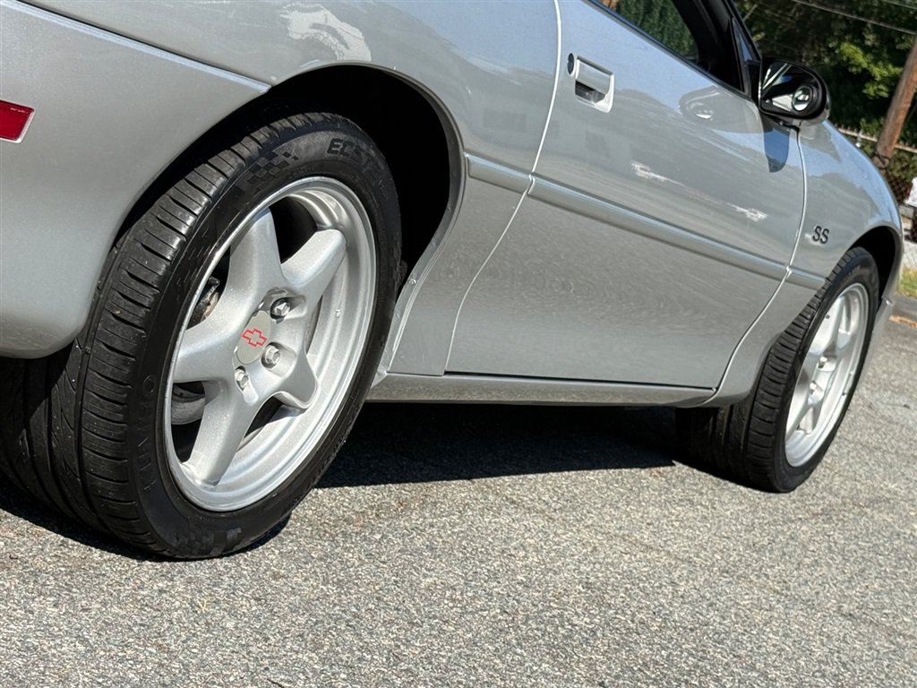 Used 1999 Chevrolet Camaro Z28 w/ SS Performance/Appearance Pkg RWD image 34