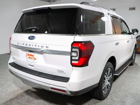 Used 2022 Ford Expedition Limited image 7