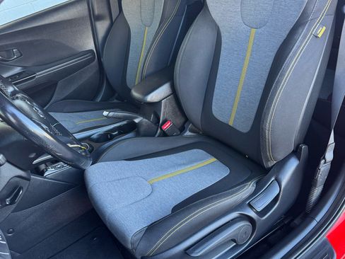 Used 2019 Hyundai Veloster Turbo R-Spec image 17