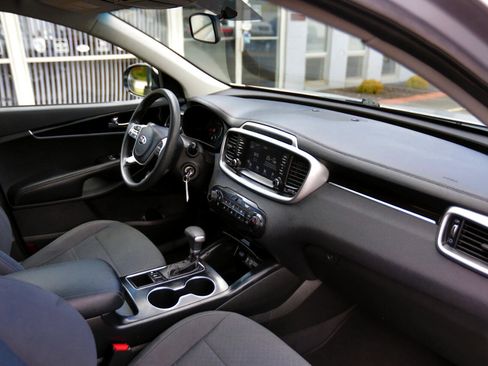 Used 2020 Kia Sorento AWD V6 image 20