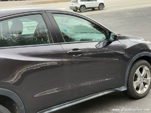 Used 2018 Honda HR-V LX image 38